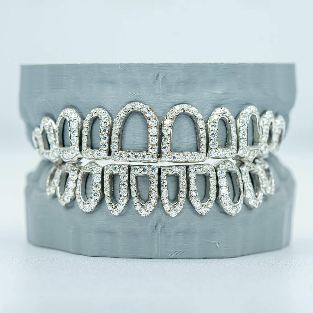 10 on 10  S925 F VSS  Moissanite Diamond Hollowing Out Grillz Gubanlink