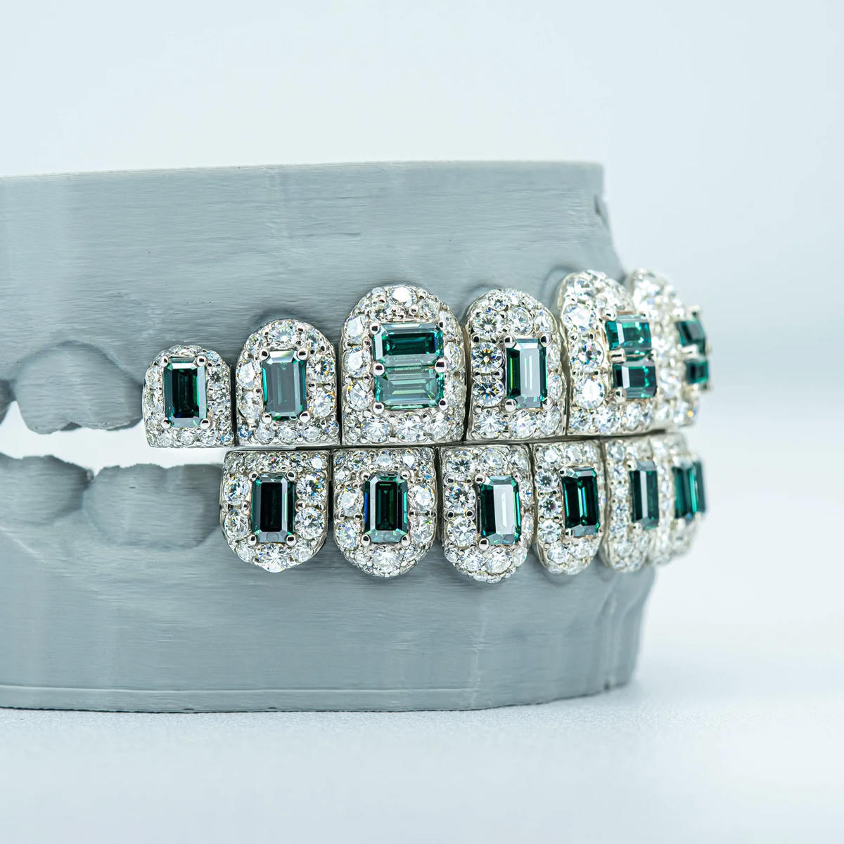 10 on 10 Emerald S925  Moissanite Diamond Grillz Gubanlink