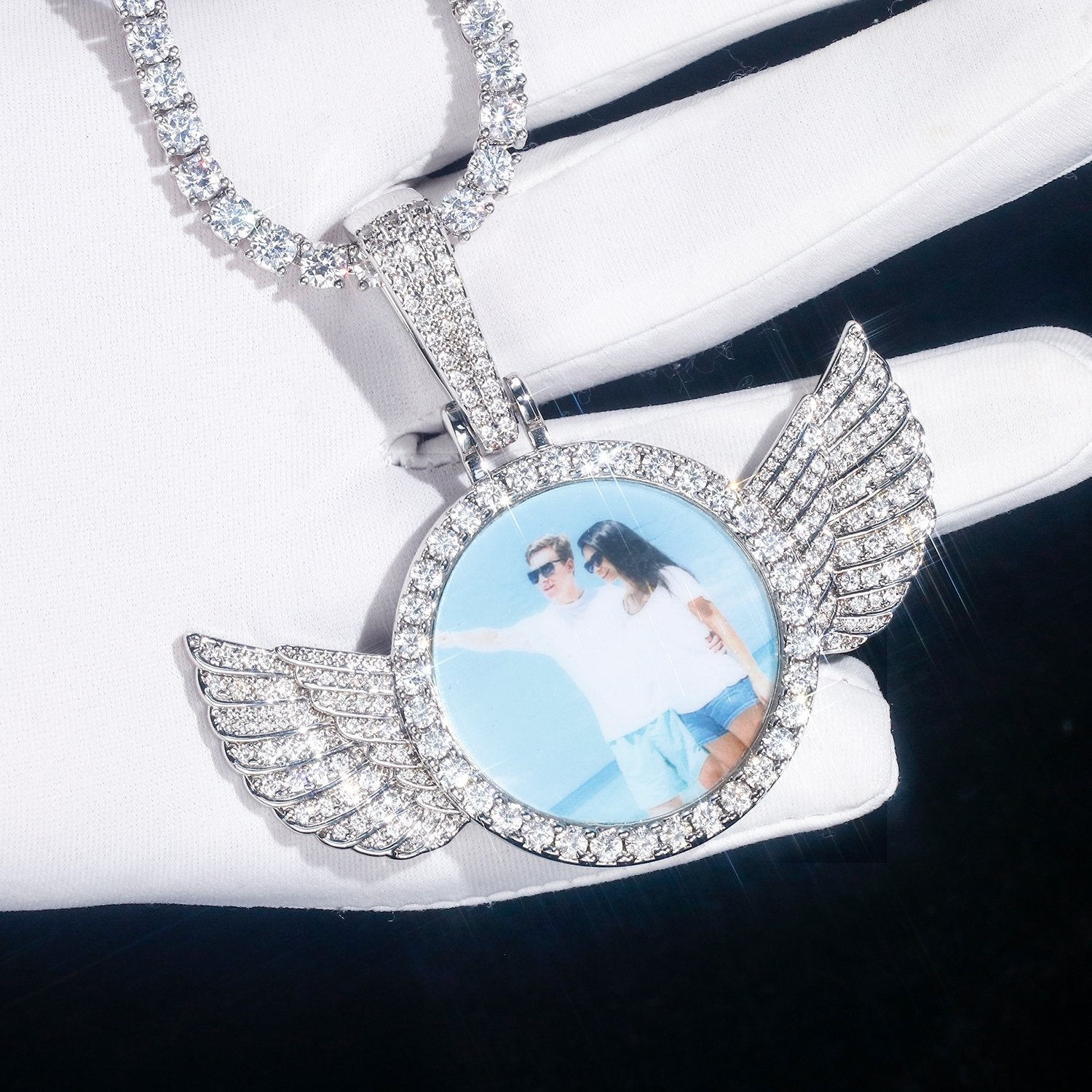 Custom Wing Photo Pendant（With Chain) Thegoldlinks