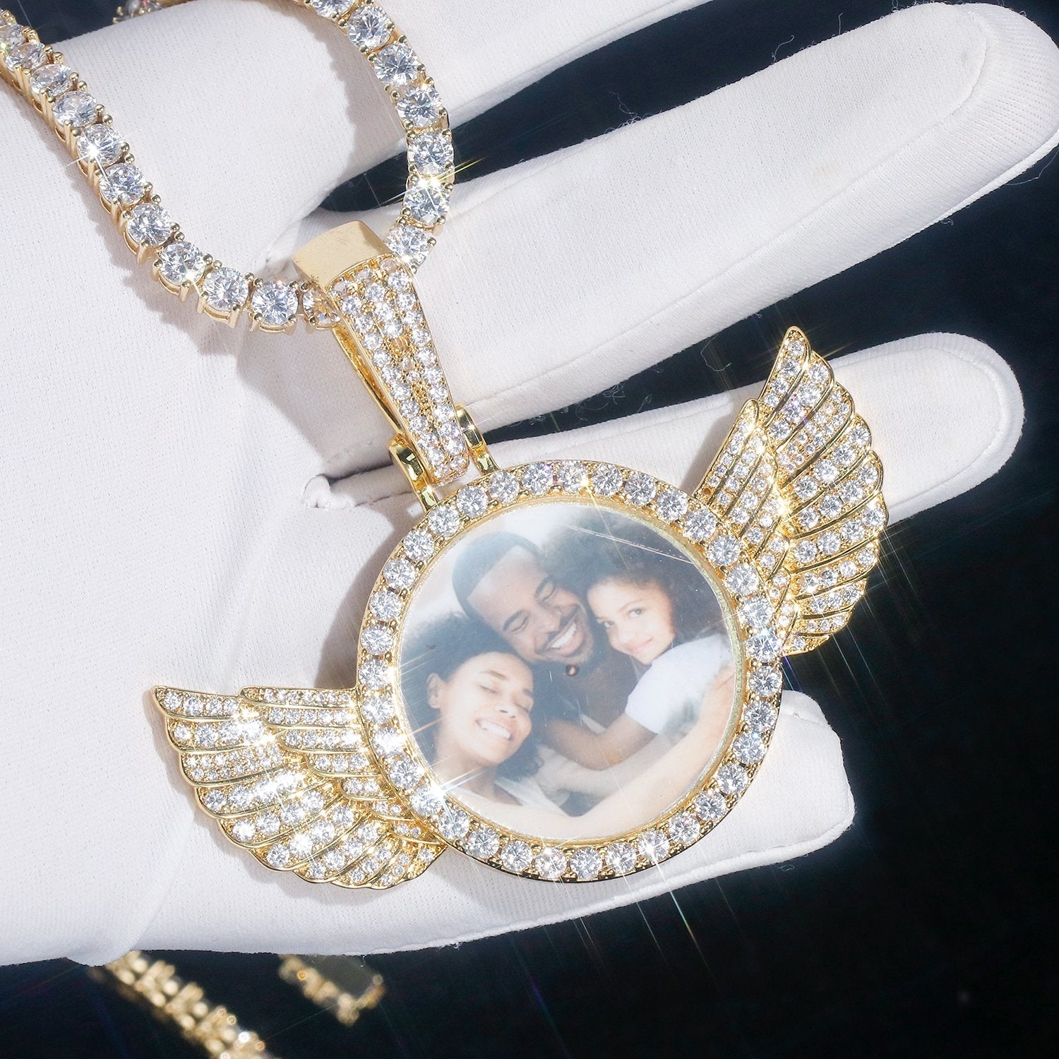 Custom Wing Photo Pendant（With Chain) Thegoldlinks