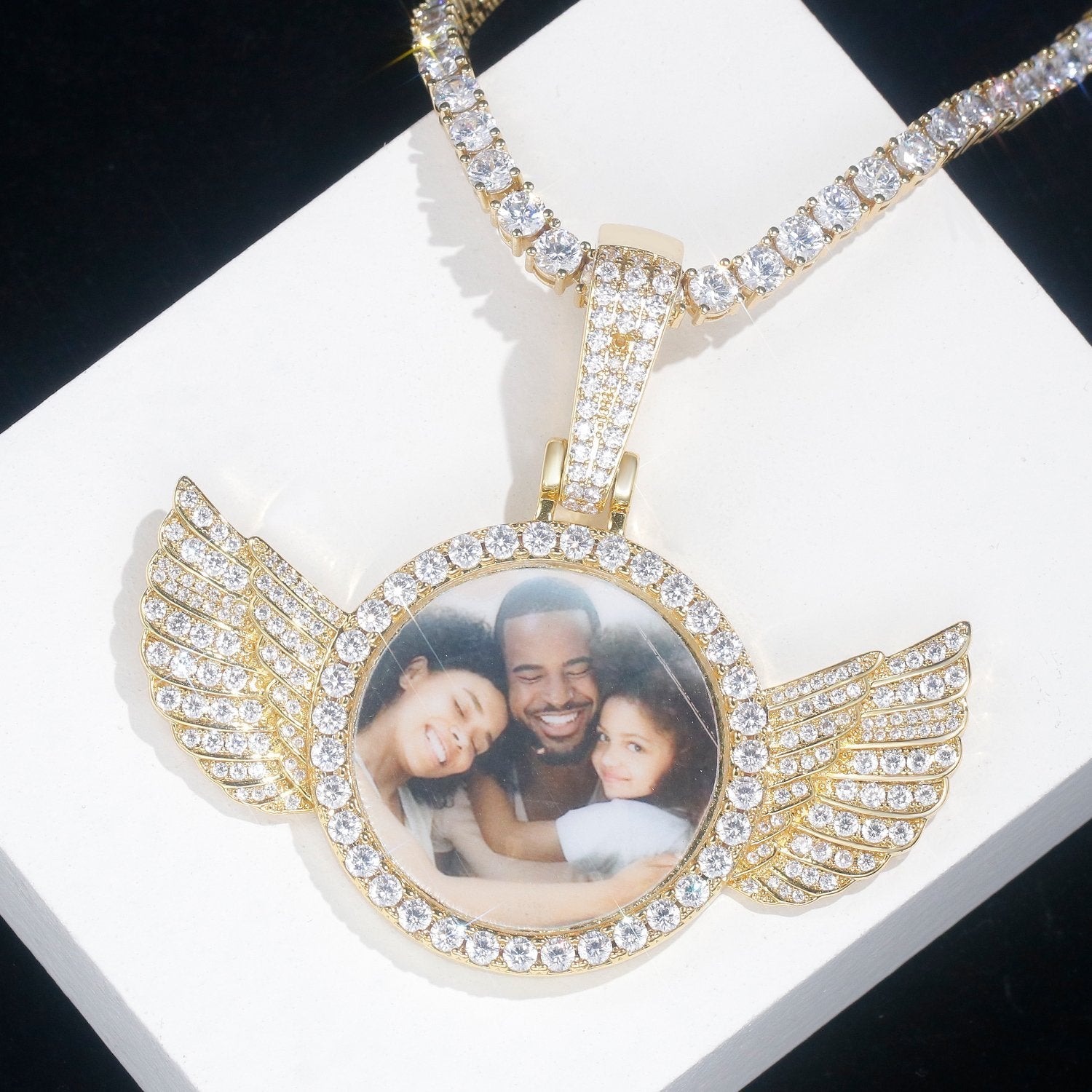 Custom Wing Photo Pendant（With Chain) Thegoldlinks